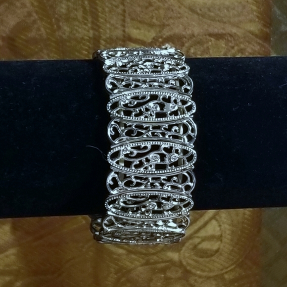 Metallic lace stretch bracelet - Picture 2 of 2